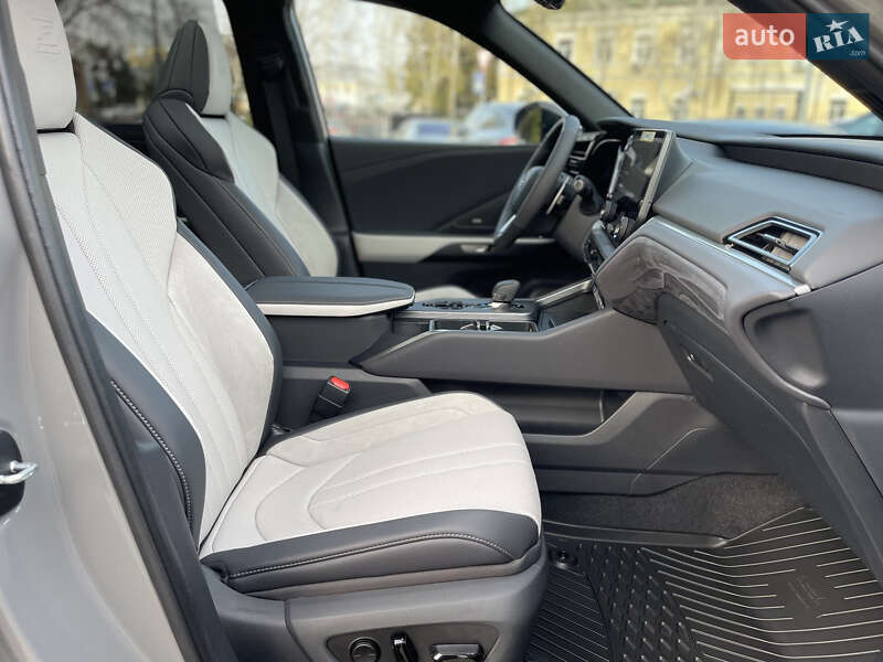 Внедорожник / Кроссовер Lexus TX 2024 в Киеве