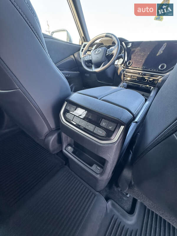 Внедорожник / Кроссовер Lexus TX 2024 в Житомире