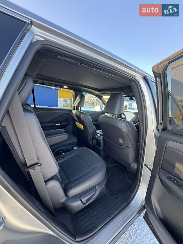 Внедорожник / Кроссовер Lexus TX 2024 в Житомире