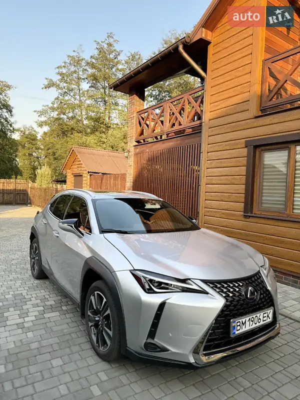 Lexus UX 2020