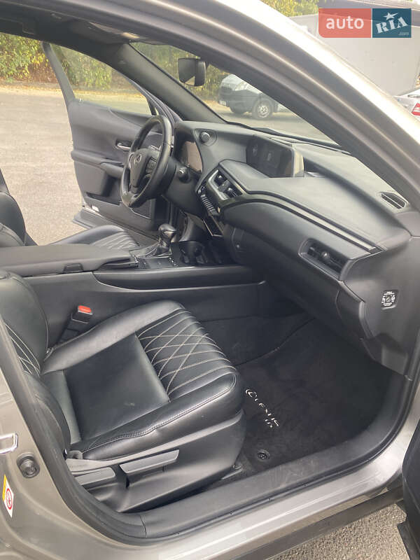 Позашляховик / Кросовер Lexus UX 2019 в Києві