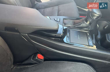 Внедорожник / Кроссовер Lexus UX 2020 в 
