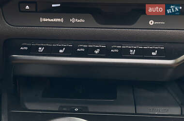 Позашляховик / Кросовер Lexus UX 2020 в 