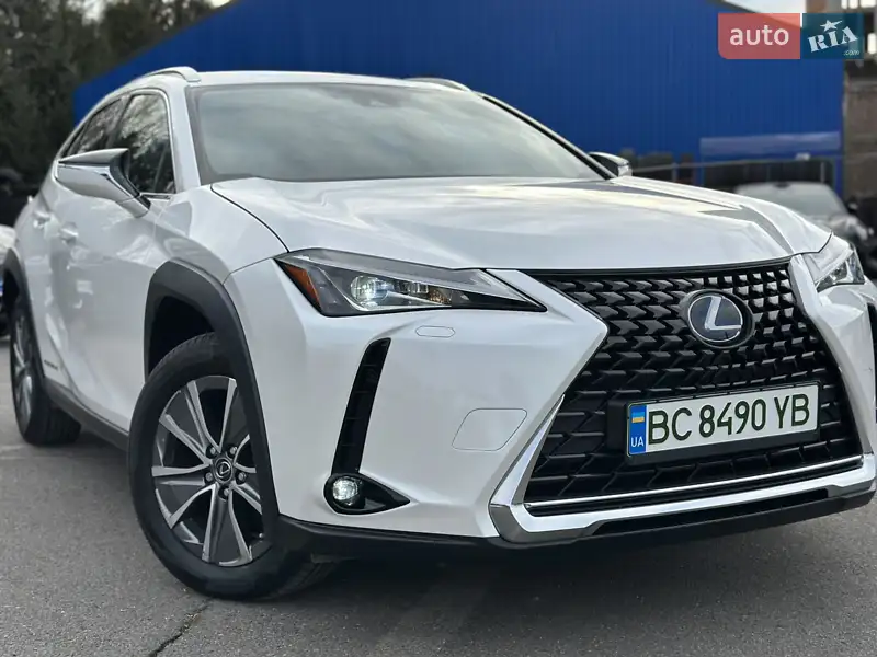 Внедорожник / Кроссовер Lexus UX 2021 в 