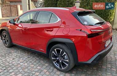 Внедорожник / Кроссовер Lexus UX 2021 в 