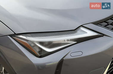 Внедорожник / Кроссовер Lexus UX 2020 в 