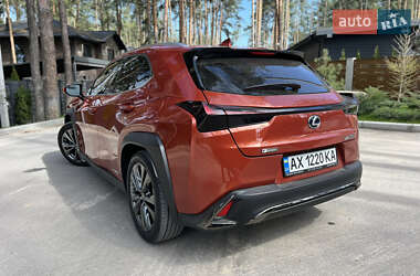 Позашляховик / Кросовер Lexus UX 2018 в 