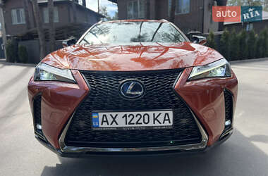 Позашляховик / Кросовер Lexus UX 2018 в 