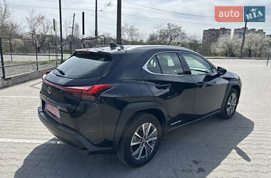 Внедорожник / Кроссовер Lexus UX 2020 в 