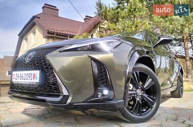 Внедорожник / Кроссовер Lexus UX 2023 в 