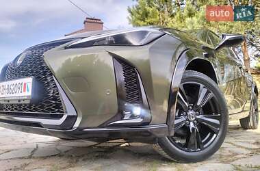 Внедорожник / Кроссовер Lexus UX 2023 в 