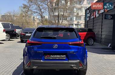 Позашляховик / Кросовер Lexus UX 2021 в 