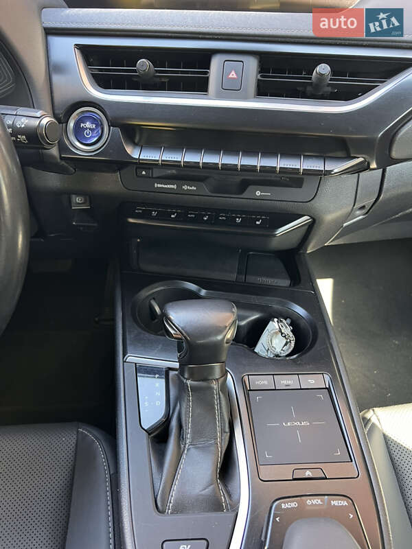 Позашляховик / Кросовер Lexus UX 2019 в Києві