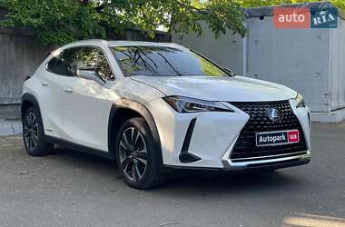 Внедорожник / Кроссовер Lexus UX 2018 в 
