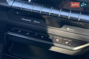 Внедорожник / Кроссовер Lexus UX 2018 в 