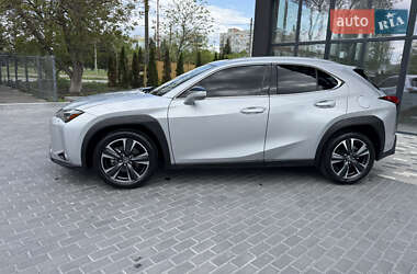 Внедорожник / Кроссовер Lexus UX 2020 в 