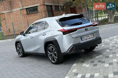 Внедорожник / Кроссовер Lexus UX 2020 в 