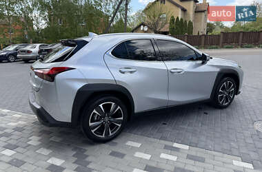 Внедорожник / Кроссовер Lexus UX 2020 в 