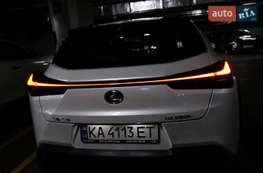 Внедорожник / Кроссовер Lexus UX 2021 в 