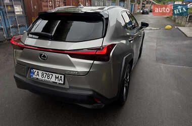 Позашляховик / Кросовер Lexus UX 2021 в 
