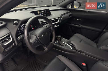 Позашляховик / Кросовер Lexus UX 2021 в 