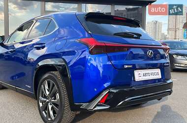 Внедорожник / Кроссовер Lexus UX 2020 в 