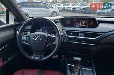 Внедорожник / Кроссовер Lexus UX 2020 в 