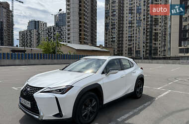 Внедорожник / Кроссовер Lexus UX 2020 в 