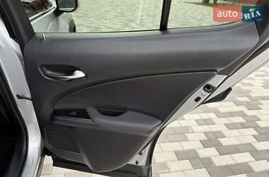 Внедорожник / Кроссовер Lexus UX 2020 в 