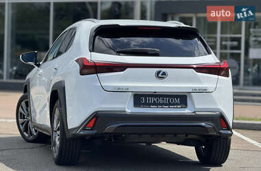 Внедорожник / Кроссовер Lexus UX 2022 в 