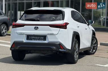Внедорожник / Кроссовер Lexus UX 2022 в 