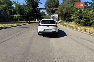 Внедорожник / Кроссовер Lexus UX 2019 в 