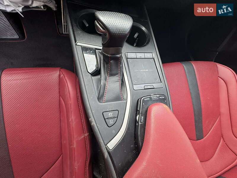 Позашляховик / Кросовер Lexus UX 2018 в Одесі фото 25 Позашляховик / Кросовер Lexus UX 2018 в Одесі