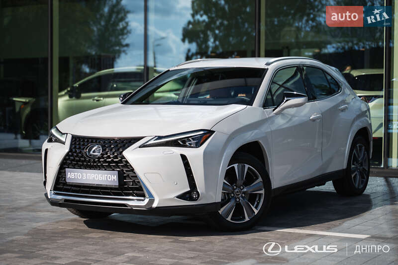 Lexus UX 2023