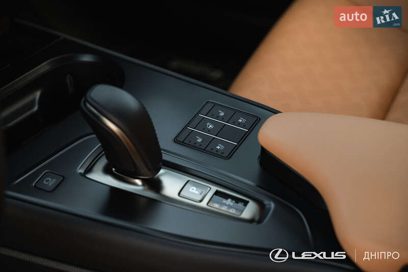 Внедорожник / Кроссовер Lexus UX 2023 в Днепре