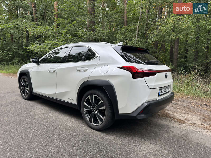 Внедорожник / Кроссовер Lexus UX 2021 в Киеве