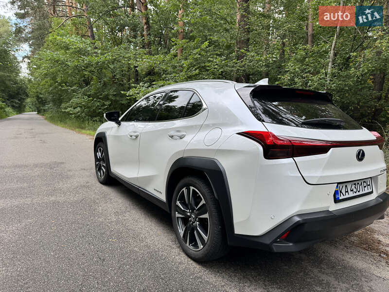 Внедорожник / Кроссовер Lexus UX 2021 в Киеве