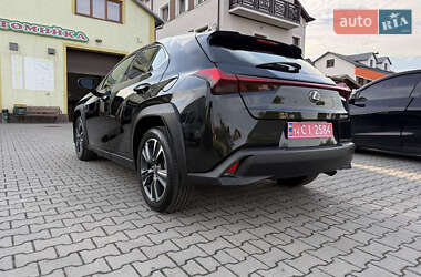 Позашляховик / Кросовер Lexus UX 2020 в 
