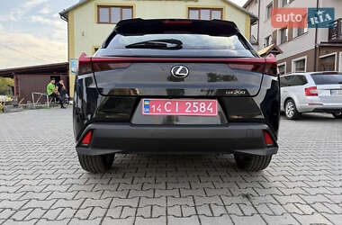 Позашляховик / Кросовер Lexus UX 2020 в 