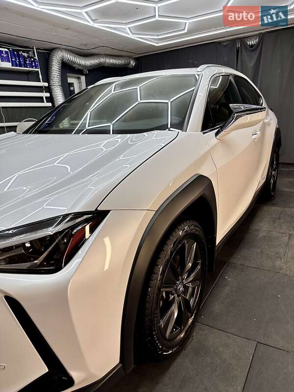 Внедорожник / Кроссовер Lexus UX 2019 в Киеве