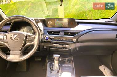 Позашляховик / Кросовер Lexus UX 2019 в 