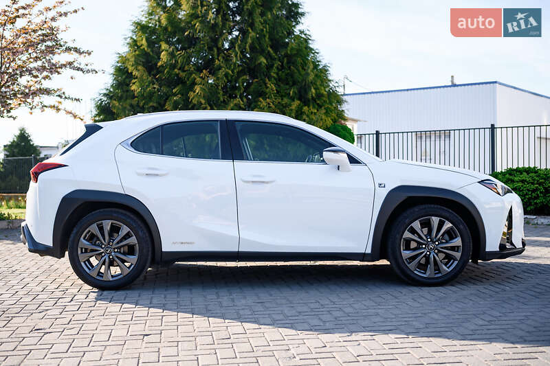 Внедорожник / Кроссовер Lexus UX 2019 в Ровно