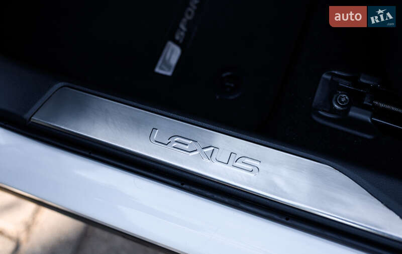 Внедорожник / Кроссовер Lexus UX 2019 в Ровно