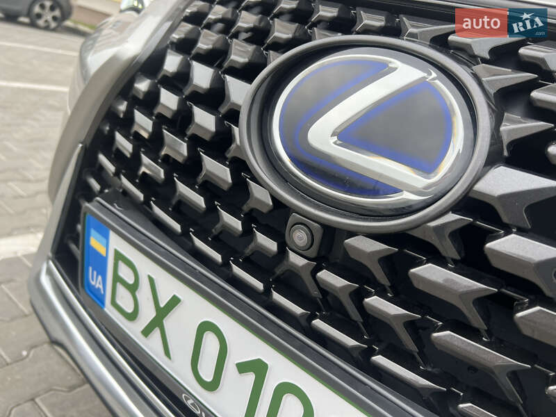 Позашляховик / Кросовер Lexus UX 2020 в Хмельницькому