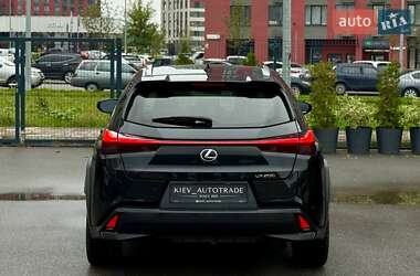Внедорожник / Кроссовер Lexus UX 2020 в 