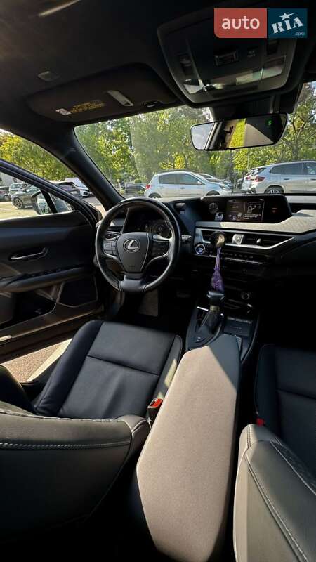 Внедорожник / Кроссовер Lexus UX 2019 в Киеве