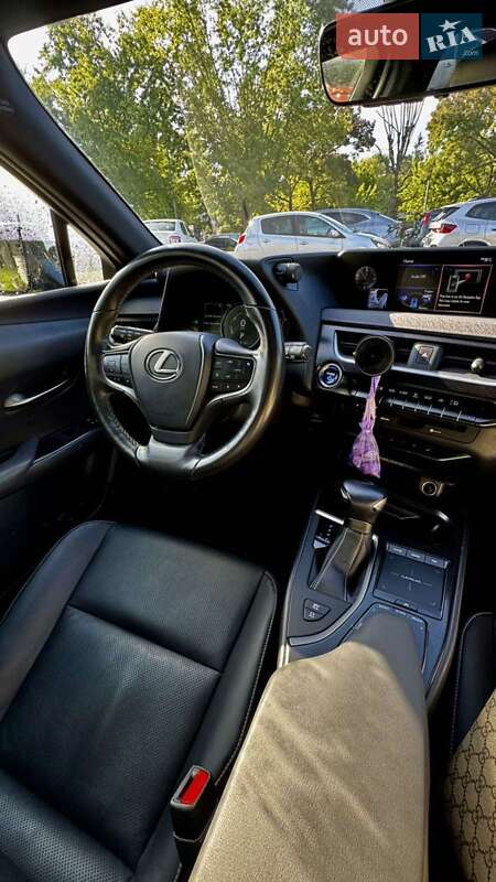 Внедорожник / Кроссовер Lexus UX 2019 в Киеве