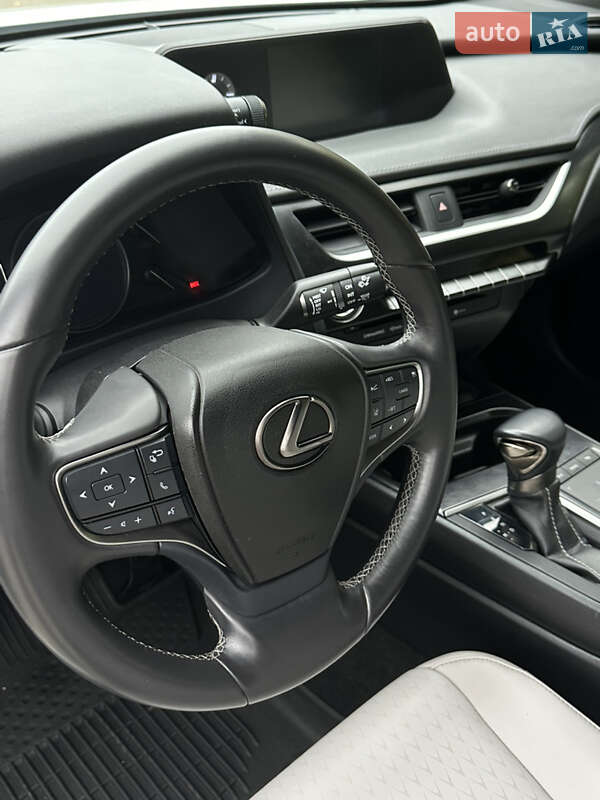 Позашляховик / Кросовер Lexus UX 2019 в Києві фото 6 Позашляховик / Кросовер Lexus UX 2019 в Києві