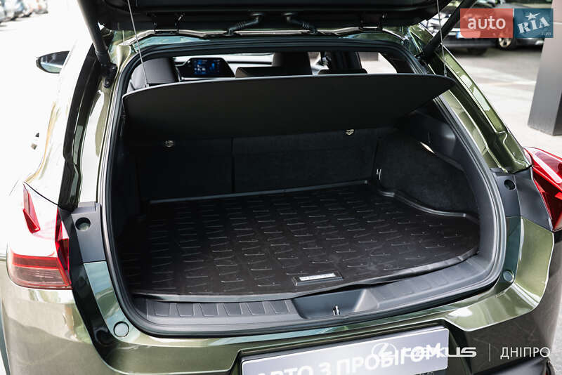 Позашляховик / Кросовер Lexus UX 2023 в Дніпрі фото 36 Позашляховик / Кросовер Lexus UX 2023 в Дніпрі