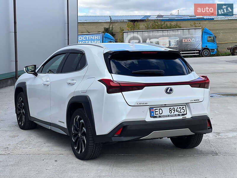Позашляховик / Кросовер Lexus UX 2022 в Вінниці